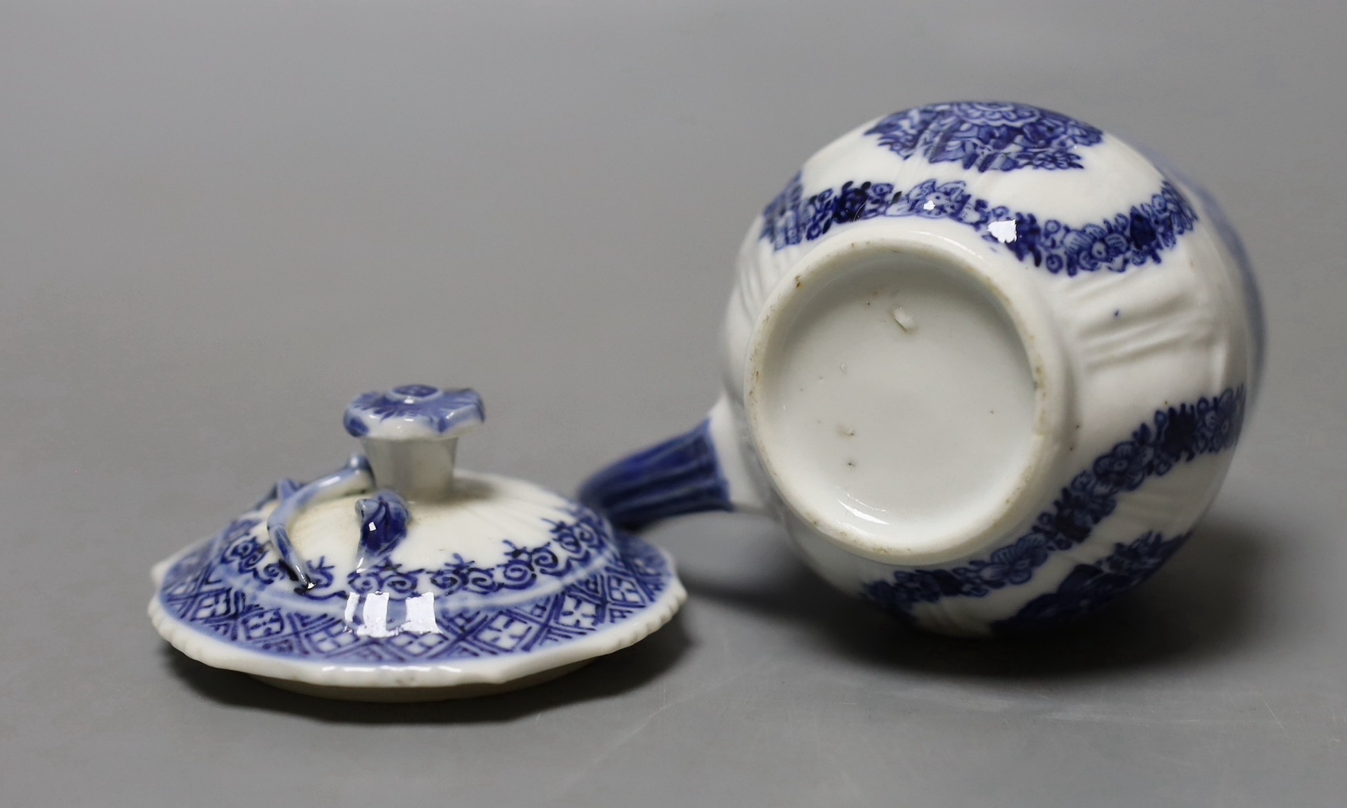 Chinese custard cup and cover painted in under-glaze blue with stylised flowers - 9cm tall